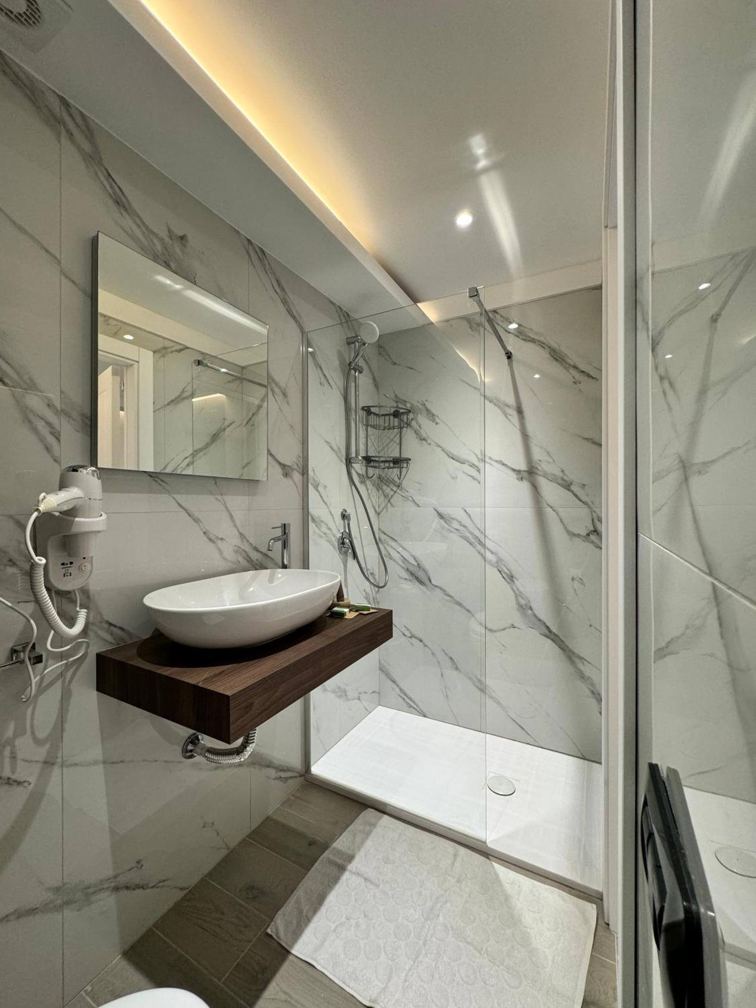 Il Filo Di Arianna Hotel Bari Luaran gambar
