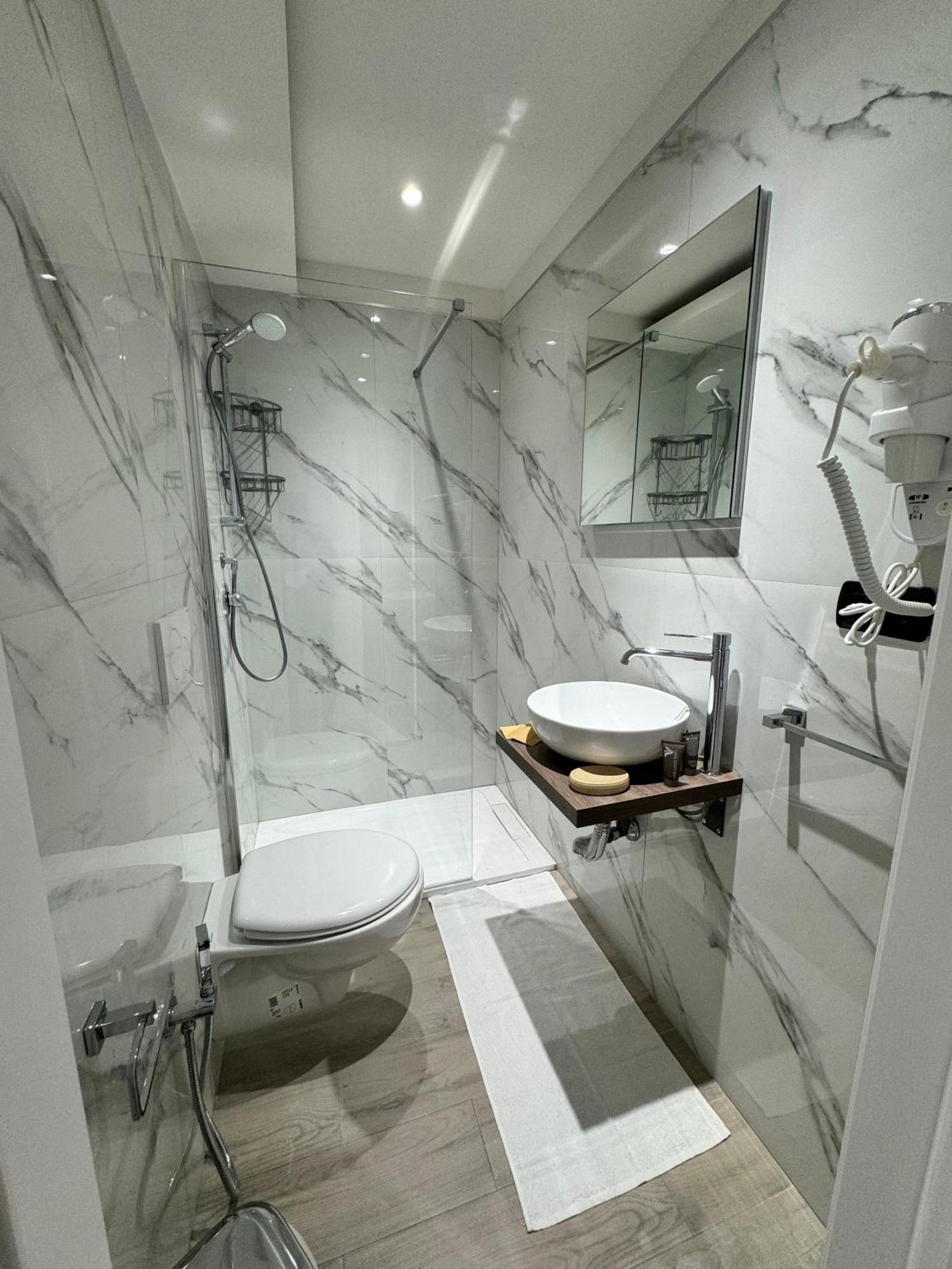 Il Filo Di Arianna Hotel Bari Luaran gambar